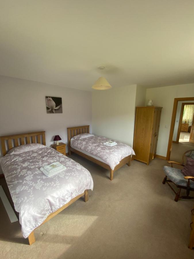 Laurel Bank Bed & Breakfast Abbey-Cwmhir Exterior photo